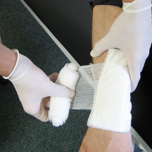 11262FA | HypaCover Sterile Dressings are premium quality sterile wound dressings, made to meet HSE first aid recommendations and NHS standard. The unmedicated pad cushions the wound and absorbs any exudates. The sterile wound dressings provide initial protection from infection whilst en-route to hospital. The strong conforming bandage holds the dressing securely in place and helps the wound to heal, providing essential protection from possible infections. Each dressing is individually packaged in sterile flow wrap outer perfect for adding to First Aid Kits.