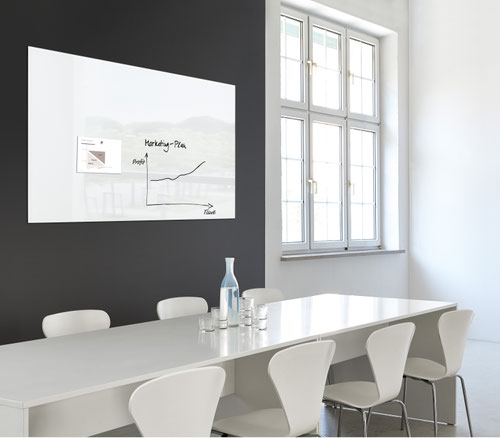 54650SG | As an agile tool, the large magnetic glass boards are ideal for creative brainstorming sessions and contemporary work methods such as Scrum, Kanban, Design Thinking and much more besides. The magnetic glass board in 120 x 90 cm format in super white is the perfect setting for your ideas and eye-catching on any wall. The super-white magnetic glass boards from the SIGEL range do not have a green shimmer.Box contents: 1x Glass whiteboard, screws, anchors for solid walls, mounting instructions incl. drilling template, 2 extra-strong SuperDym magnets GL705 (silver, cube design)