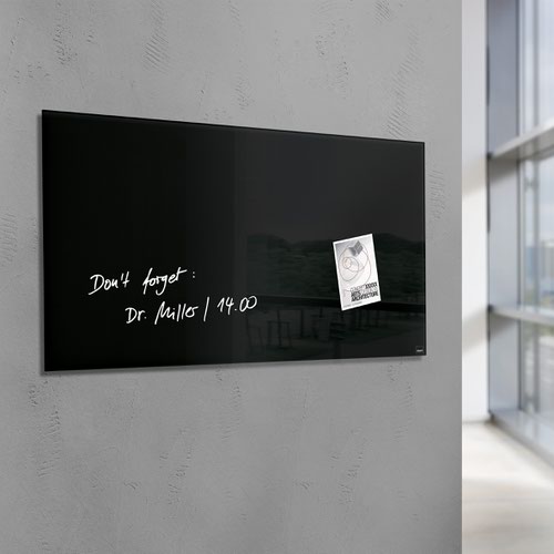 GL240 | As an agile tool, the large magnetic glass boards are ideal for creative brainstorming sessions and contemporary work methods such as Scrum, Kanban, Design Thinking and much more besides. The magnetic glass board in 130 x 55 cm format in black is the perfect setting for your ideas and eye-catching on any wall.Box contents: 1x Glass whiteboard, screws, anchors for solid walls, mounting instructions incl. drilling template, 2 extra-strong SuperDym magnets GL705 (silver, cube design)