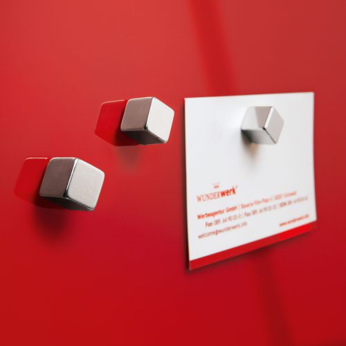 C5MAGCU106 | The six strong SuperDym C5 cube design magnets (10x10x10 mm), hold up to 8 sheets of A4 paper (80 gsm) on magnetic glass boards and up to 23 sheets of A4 paper (80 gsm) on metal surfaces. The shiny silver magnets are made of nickel-plated neodymium.