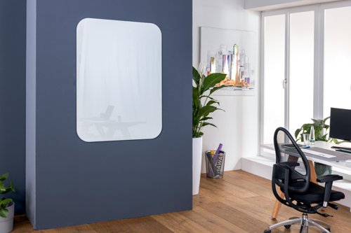 The multifunctional Artverum glass whiteboard with rounded corners provides valuable support during meetings and creative brainstorming sessions – the perfect choice for anyone who appreciates a combination of functionality and aesthetics. The highly polished magnetic glass board with rounded corners from the international award-winning Artverum range, in the 180 x 120 cm format in white is simply mount in portrait or landscape format with the enclosed mounting materials.