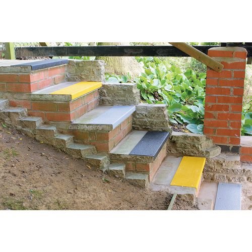 Black S/S Tread With Nosing 750 X 80 + 20mm