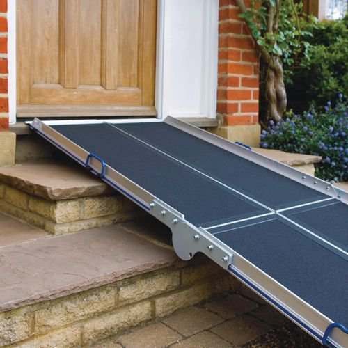 Compact folding aluminium access ramp