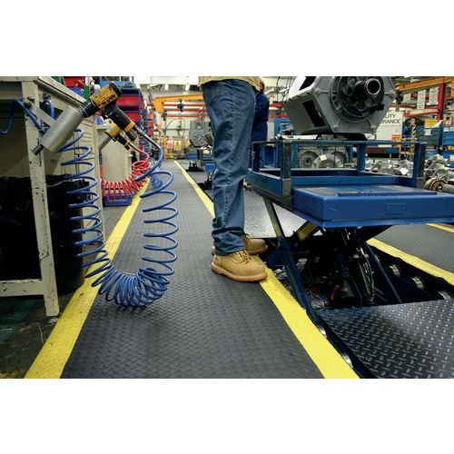 Diamond-Plate Anti-Fatigue Matting 910X1520mm Black With Yellow Borders