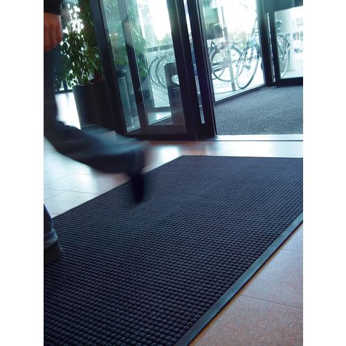 Guzzler Heavy Traffic Entrance Mat - Charcoal With Black Backing