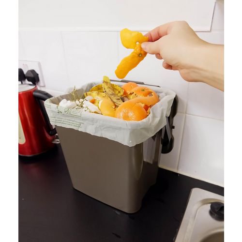 All of the food that you do not eat, or that has gone off, can be reused in order to make nutrient rich compost that is great for your garden. This product gives you the easiest way to separate and store your kitchen waste for perfect compost. With a durable design, you never have to worry about odours or leakages. The plastic design is also very easy to clean, ensuring there are no lingering bacteria. The hinged lid has a central locking mechanism to enable easy transportation when full.