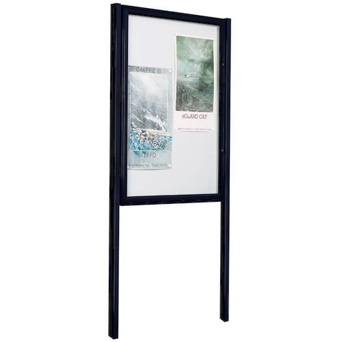 Freestanding outdoor noticeboards