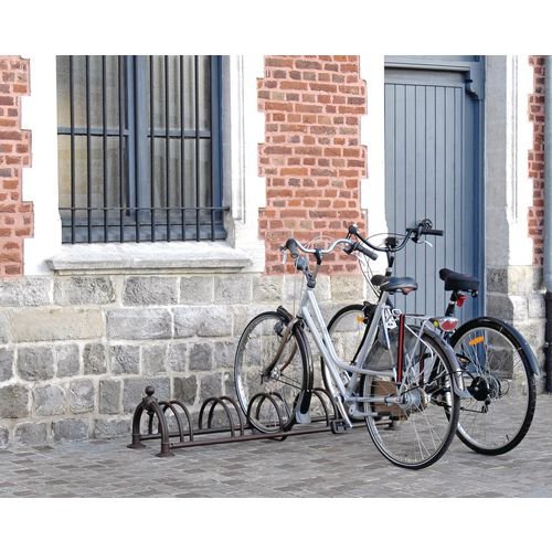 SBY05191 | Make sure your staff, visitors and customers are able to leave their bicycles safely and securely while at your property by purchasing this Versailles cycle rack. The holder is suitable for all bikes with tyre widths up to 50mm and is easily assembled and installed. The rack stores up to 5 cycles at a time and is manufactured from robust and sturdy steel, with an epoxy powder coating for added durability, ensuring that you get the most out of your rack.