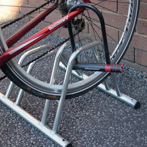 Staggered height cycle racks