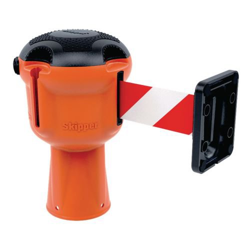 Skipper™ wall receiving clip
