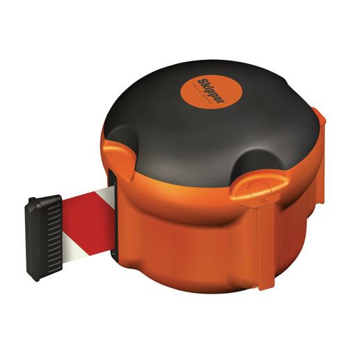 Skipper™ XS Retractable belt barrier