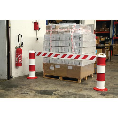 Telescopic site protection barrier
