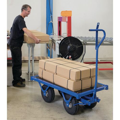 Konga turntable platform trucks with brakes