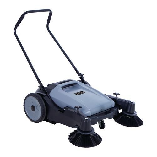 Manual floor sweeper