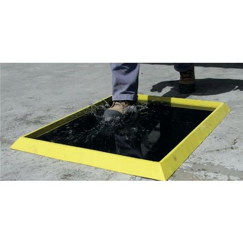 Foot Bath Mat, Yellow Edge, 980 X 810mm (22 Litres)