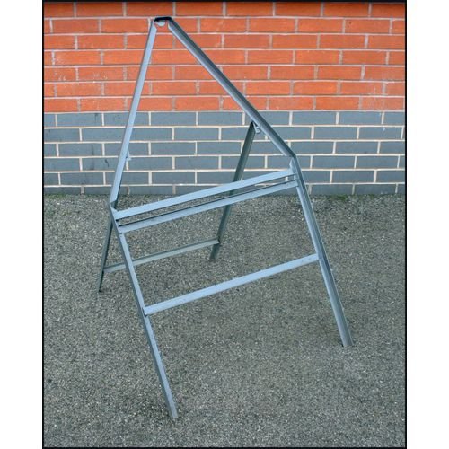 750mm Tri With Space For Supp Plate Road Sign Stanchion - Empty