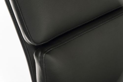 The Teknik Office Vintage executive supple leather look fabric chair in Black is a great and versatile choice for the home office. With its classic appearance and smart brass coloured metal arm frame with matching five star base, it will happily pair with most styles of desk or office interior without compromising on quality. It has a medium height comfortably padded backrest, matching arm covers, a recline function with tilt tension and a seat height adjusting lever. The contrasting brass colour arms and five star base complete the unique vintage look. This chair is rated up to 110kg and is suitable for up to 8 hours a day usage. 