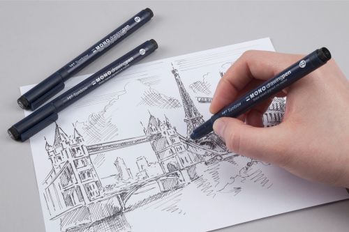 The fineliner MONO drawing pen is suitable for technical drawings, illustrations, outlines, comics, Manga, sketch notes, doodling, urban sketching and much more. Available with three different line width: 01 (approx 0.24 mm),  03 (ca. 0.35 mm) and 05 (ca. 0.46 mm). Due to the long metal nib the fineliner is convenient for utilizing templates and rulers. Pigment- and  waterbased ink. Color: black.