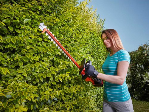 The BLACK + DECKER BCHTS3620L1 Hedge Timmer is part of the 36V battery platform for long lasting power without the hassle of a cord. Its blade with SAWBLADE™ tip helps you power through branches up to 35mm wide. Whilst the 55cm hardened steel dual-action blade with a 22cm blade gap slices through hedges with ease. The innovative POWERCOMMAND™ feature clears jams easily at the push of a button reducing down time.Cordless convenience. Part of the 36V battery platform for long lasting power without the hassle of a cord. The 36V BLACK+DECKER battery is compatible across all other BLACK+DECKER 36V tools.Supplied with: 1 x 36V 2.0Ah Li-ion Battery and 1 x Charger.Specifications:Blade Length: 55cm, 22mm gap.Charge Time: 90 min.