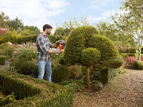 The Black & Decker BEHT201 Hedge Trimmer is ideal for small to medium hedges, with a max cutting capacity of 16mm. This model is 10% lighter than previous models, making it compact and ergonomic for less fatigue during long trimming tasks. It is fitted with a translucent blade guard for greater visibility when working above head height. There is also a secondary handle for greater control and comfort.SpecificationInput Power: 420WStrokes at No Load: 1,960/min.Blade Length: 45cm, 16mm gapBlade Brake: 