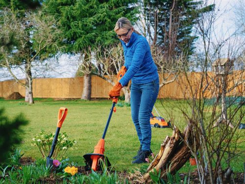 The BLACK + DECKER POWERCONNECTâ„¢ Tiller is designed to make light work of turning over soil and removing weeds to create healthy soil. It is narrow enough to maneuvre in and around small beds and borders. Fitted with an additional handle for increased comfort and easy handling. Part of the 18V POWERCONNECTâ„¢ range, the interchangeable cordless battery system which works with all BLACK+DECKER® 18V cordless products.Specifications:No Load Speed: 270/300/min.Working Width: 20cm.Working Depth: 16.5cm.Blades: 4 x 16cm with 6 Points.Tool length: 55cm.Weight: 3.7kg.