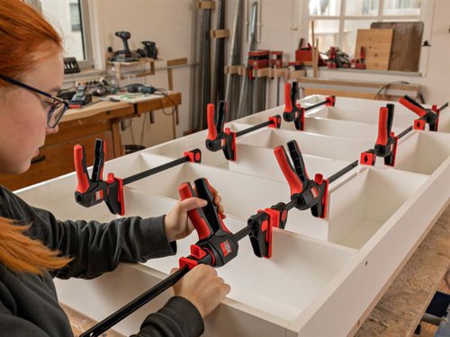 The Bessey EZ360 One-Handed 360° Clamp is extremely versatile. Its innovative 360° turning mechanism allows you to adjust the handle position to the clamping task at hand. A 12-step latching mechanism securely holds the selected handle position. The large clamping surface helps to distribute the clamping force of up to 1,400N. They also feature removable protective caps which help to protect the work piece surface. It can be repositioned for spreading, without additional tools, thanks to a simple release mechanism via push-button on the top part.1 x Bessey EZ360 One-Handed 360° Clamp 150mm.