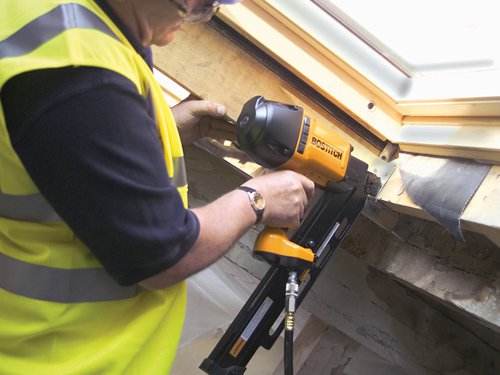 The Bostitch F21PL-E Roundhead & MCN Stick Nailer has a waisted body design to improve sightline and a repositioned handle to give balance and comfort in use. Using 21° plastic collated framing nails hot dip galvanized to 50 microns and specially designed positive placement nails.This tool is perfect for all framing and first fix applications where good corrosion resistance is required and of course anywhere you need to drive a nail through a pre formed hole. Comes complete with two noses, enabling a five second change between modes via the push button depth control button. Perfect for all framing and first fix applications.Specifications:Magazine Capacity: 50 (max).Nail Length: PL Series: 45-90mm, MCN Series: 38-65mm.Nail Diameter: PL Series: 2.5-3.3, MCN Series: 4-4.1mm.Operating Pressure: 70-120 PSI, 5-8.25 Bar.Collation Angle: 21°.Weight: 3.7kg.