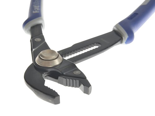 The Britool Expert Twin Slip Joint Multigrip Pliers have ergonomic, bi-material handles for comfortable use. They feature a patented pushlock button and have 17 joint positions.The pliers have a black chromium finish and conform to ISO 8976.The E084649B Twin Slip Joint Multigrip Pliers have the following specifications:Length: 311mm.Jaw Depth: 69mm.Weight: 304g.
