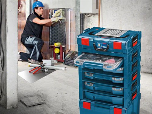 The Bosch i-BOXX 53 has a transparent lid for a clear view of the items inside. Compatible with i-BOXX rack, LS-BOXX and i-BOXX inset box sets. There is also a lock-in function for the i-BOXX rack and LS-BOXX for secure transportation.Specifications:Outer Dimensions (WxLxH): 367 x 316 x 53mm.Weight: 0.8kg.