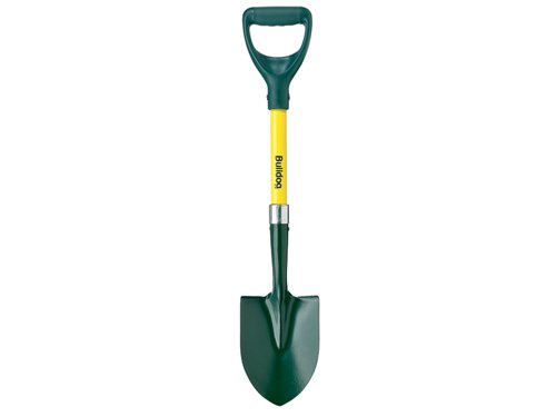 The Bulldog Mini Round Mouth Shovel is the ideal tool for digging in small confined areas. With its fibreglass shaft, it is lightweight and easy to transport around. The full sized D-handle with soft grip, together with the treaded blade, allow for comfortable use.