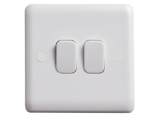 The Deta Vimark Light Switch is made from durable, moulded plastic and has a smooth, curved profile. The 2-way function enables you to control the same light from 2 locations.Designed to complement other products from the Deta Vimark range.1 x Deta Vimark Light Switch 2-Gang 2-Way