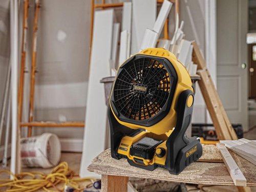 The DEWALT DCE512 XR Brushless Fan offers high airflow and high fan speed which increases the cooling effect. Its 180­° pivoting fan head and hanging hooks allow for versatile positioning.Supplied as a Bare Unit - No Battery or Charger.Compatible with the DEWALT 18V XR and XR FlexVolt battery range.SpecificationAirflow: 28m²/min.Fan Speed: 3,000 rpmWeight: 3.4kg (with battery)