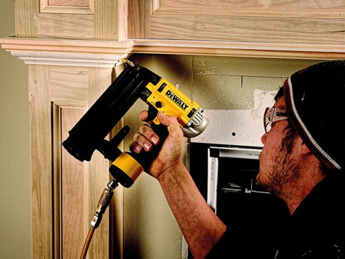 DEW DPN1850PP Pneumatic Oil-Free 18 Gauge Brad Nailer