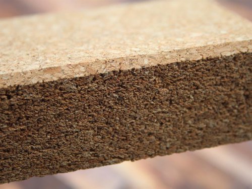 The Faithfull Cork Rubbing Block is for use with emery or glasspaper. The lightweight block makes hand sanding easier and the firm surface helps to prolong the life of the sanding sheet. The block has chamfered edges on top.Size: 115 x 65mm (4.1/2 x 2.1/2in).
