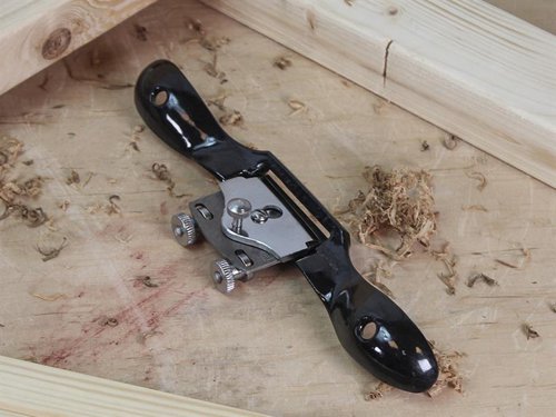 The Faithfull 7 Piece Carpenter's Tool Set is supplied in a padded carry bag. All seven tools are made to the highest quality from the finest hardwood, brass and steel. Supplied in a sturdy carrying and storage case.Carpenters 7 piece kit comprising of:1 x No.4 Plane.1 x 601/2 Block Plane.1 x Spokeshave.1 x Try Square 225mm (9in).1 x Sliding Bevel 225mm (9in).1 x Marking Knife 175mm (7in).1 x Mortice & Marking Gauge 150mm (6in).