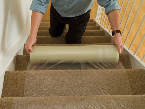 The Faithfull low tack, adhesive carpet protector film, made of tough polythene and designed to protect carpets without creating a trip hazard.It must be renewed every four weeks (not suitable for thick pile carpets). It provides protection against decorating spills, high foot traffic when moving house and is suitable for stair carpets. Simple and fast installation and removalSize: 600mm x 25m Roll.