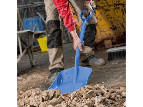 The Red Gorilla one-piece plastic Gorilla Shovel™ is made from very thick, high-quality polypropylene that is UV and frost-resistant. As such, it will not rust and is non-sparking.Designed for builders, it can withstand any task in any weather. Lightweight yet strong, it is perfect to use for debris, rubble and sand.The weather-resistant properties also make it ideal for farm, agricultural, equine and garden use as well as a snow shovel.Length: 101cmBlade Width: 31cmWeight: 1.2kg1 x Red Gorilla One-Piece Gorilla Shovel™ Blue