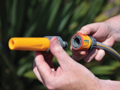 The Hozelock AquaStop Connector has an internal valve that stops the water flow when an accessory (e.g. a spray gun) is disconnected, so avoiding the need to return to the tap to turn the water off when you are switching between accessories and wasting less water when changing equipment. With soft touch for added grip and comfort.1 x Hozelock Soft Touch AquaStop Connector - Bulk