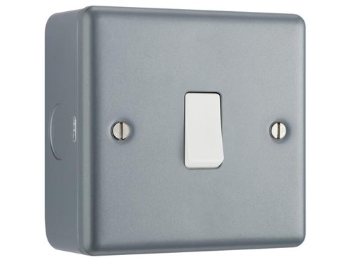 This Masterplug Metal Clad Light Switch has been designed to perform at 10AX inductive loads. Manufactured in heavy gauge steel and finished with a scratch resistant epoxy powder-coating. Flat profile with rounded edges, colour coded terminals with backed out captive screws for ease of installation.Suitable for everyday use in a garage, shed, commercial and industrial environments. 1 x Masterplug Metal Clad 2-Way 1-Gang Light Switch