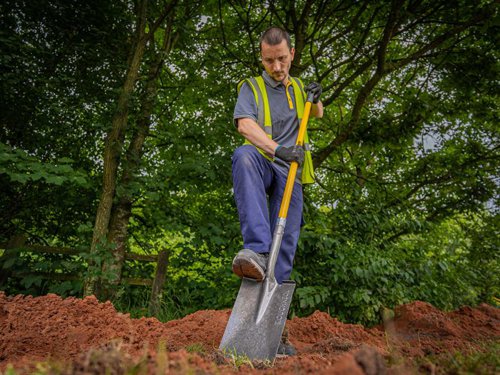 The Roughneck?½ Long Handled Digging Spade is ideal for various gardening, landscaping and building applications. The long fibreglass handle with contoured grip, offers increased leverage and power, allowing for a more comfortable, upright position to be maintained whilst digging.Built to last, it is manufactured from heavy-duty, carbon steel with a corrosion-resistant, tumble lacquered finish. Treads on the blade allow for increased pressure to be applied with reduced risk of slippage. The Power Ring socket, steel-reinforced plug, provides a stronger blade to handle connection.Specification:Blade Width: 200mmOverall Length: 1460mm (57.1/2in)