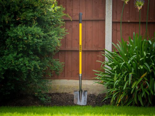 The Roughneck?½ Long Handled Digging Spade is ideal for various gardening, landscaping and building applications. The long fibreglass handle with contoured grip, offers increased leverage and power, allowing for a more comfortable, upright position to be maintained whilst digging.Built to last, it is manufactured from heavy-duty, carbon steel with a corrosion-resistant, tumble lacquered finish. Treads on the blade allow for increased pressure to be applied with reduced risk of slippage. The Power Ring socket, steel-reinforced plug, provides a stronger blade to handle connection.Specification:Blade Width: 200mmOverall Length: 1460mm (57.1/2in)