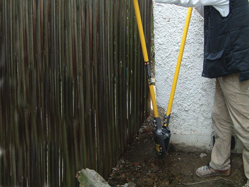 ROU Traditional Pattern Post Hole Digger 135mm (5.3/8in)