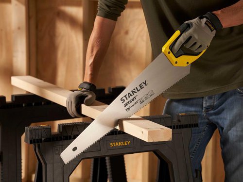 The Stanley Jet Cut heavy-duty saws have Bi-material handles which are screwed and ultrasonically welded for comfort and security, and allow cutting at 90° and 45°.The teeth are precision set to generate clearance of kerf for the blade to cut on both the forward and back stroke, increasing cutting efficiency by 30%. These 3 sided teeth are precision ground to offer razor sharp cutting edges at every stage of the stroke. They are induction hardened to stay sharper for longer.7 TPI.Length: 550mm (22 in).