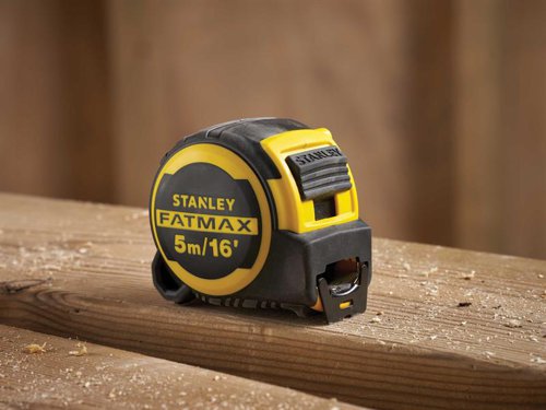 The Stanley FatMax® Next Generation Tape is built to withstand the most extreme jobsite environments. Equipped with patented Twin-Core™ technology for a compact case design that takes up less space on your tool belt.Measurements have been printed on both sides of the blade making it easier to read, especially in overhead measurements or in awkward spaces. With an abrasion-resistant blade coating, the first 20cm is treated with a BladeArmor® for enhanced protection against kinking or tearing in the most vulnerable part of the blade. It offers a greater reach, up to 4.9m of stand-out, so you can measure confidently from a distance, even when working alone.Ergonomically engineered to fit comfortably in the palm of your hand. A bi-material casing provides exceptional grip. The flat base ensures more stability on work surfaces. Fitted with an easy-to-use lock mechanism that engages and disengages with ease and holds strong when locked.A lanyard tether reduces the risk of dropping when working at heights. It's also fitted with a screw-free belt clip.Accuracy: EC Class II1 x STANLEY FatMax® Next Generation Tape 5m/16ft (Width 32mm).