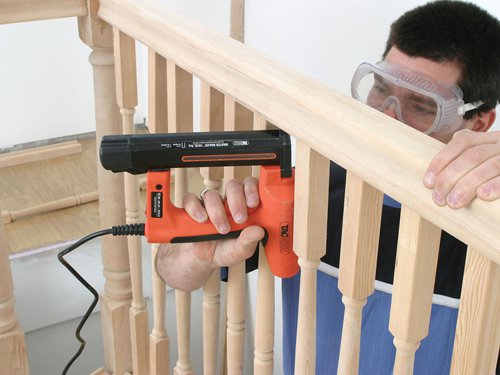 The Tacwise 191EL Master Pro Nailer & Stapler has a safety on/off switch, single shot trigger and an ultra quick release reloading system with a staple/nail refill window. For use on soft and medium wood, plasterboard, MDF, flooring, panelling, garden furniture and trellis work. Supplied with a carry case.Specifications:Fires: 180/18 Gauge Brad Nails: 15-35mm, 91 Narrow Crown Staples: 15-35mm.Capacity: Staples & Nails: 100 (max.)Length: 255mm.Width: 68mm.Depth: 230mm.Weight: 1.8kg.