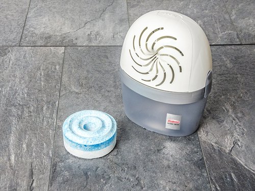 The UniBond AERO 360º Moisture Absorber helps protect your home from excess moisture and its consequences. Thanks to its 360° air circulation, the AERO 360° dehumidifier and odour neutraliser effectively absorbs moisture to help create a comfortable indoor climate and prevent common damp problems such as condensation, mould and musty smells.Featuring innovative 2-in-1 refill tab technology, the moisture absorber not only reduces excess moisture but also neutralises odours. The AERO 360° tab is comprised of ultra-active crystals and its patented wave-shaped surface enhances air exposure and circulation. Additionally, the tab includes patented anti-odour agents which capture and neutralise bad smells. The UniBond moisture absorber device also indicates when a refill is required, promising non-stop moisture control. Create a healthy indoor climate with the UniBond AERO 360º Moisture Absorber! Ideal for rooms of up to 20m² (e.g. bedroom, living room, kitchen). Unique AERO 360° refill tab lasts up to 3 months. Depending on moisture level and room temperature.To use:Push the ‘OPEN’ button on the top of the device and slide open. Open the UniBond dehumidifier refill tab packaging. Place the refill onto the open lid with the blue side facing downwards and close device. Once the tab is fully dissolved, open the spout and pour the salty solution into the toilet. Repeat the process with a new tab.