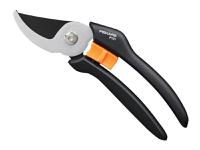 Fiskars P121 Solidâ„¢ Bypass Pruner