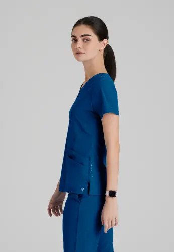 Barco One Pulse Scrub Top: Sustainable, Comfortable Medical Workwear for Healthcare Professionals In