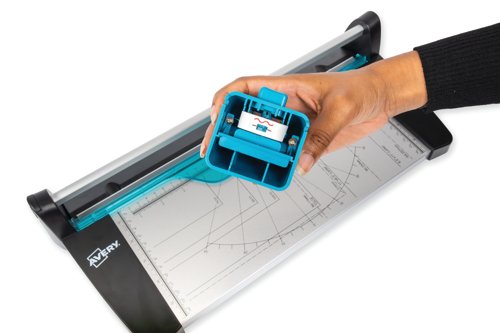 Avery Multi-Cut 4-In-1 Paper Trimmer A4 4X1TR4