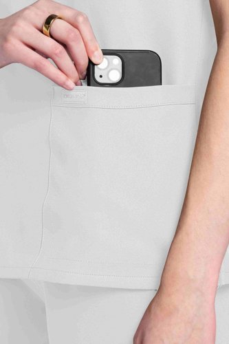 Cherokee Originals Ultra Female V-neck Scrub Top: Professional Comfort for Healthcare Professionals